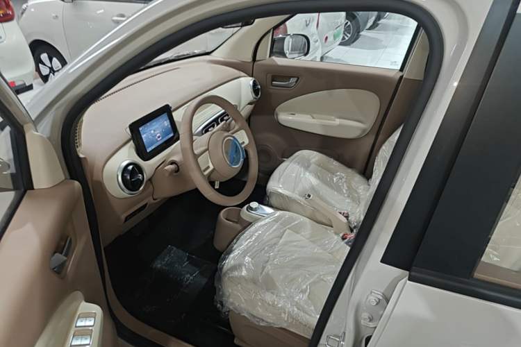 Used Wuling Hongguang MINIEV 2025 Four-Door Version Advanced Edition Left Front Seat