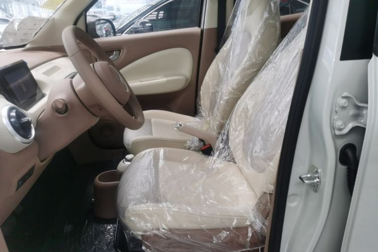 Used Wuling Hongguang MINIEV 2025 Four-Door Version Advanced Edition Left Front Seat