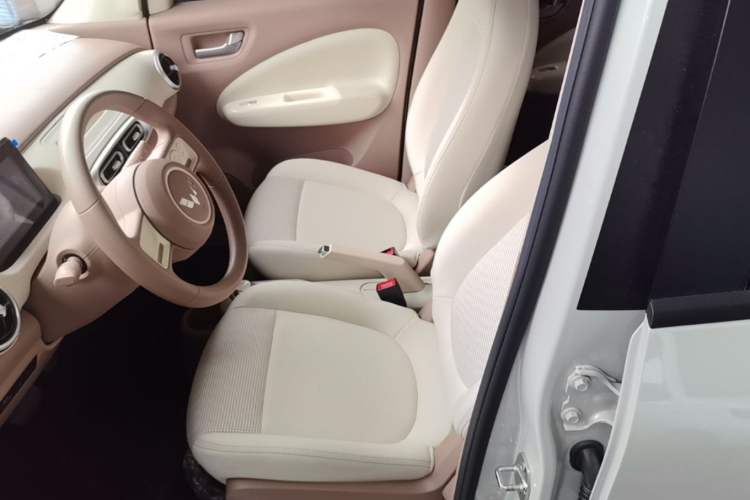 Used Wuling Hongguang MINIEV 2025 Four-Door Version Advanced Edition Left Front Seat