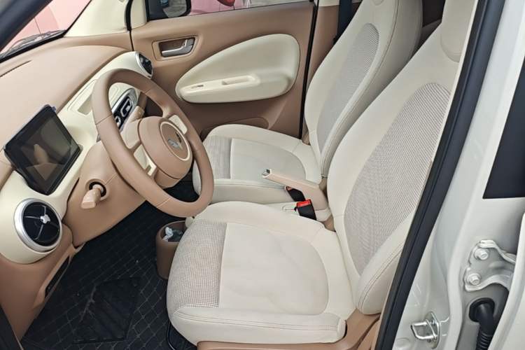 Used Wuling Hongguang MINIEV 2025 Four-Door Version Advanced Edition Left Front Seat