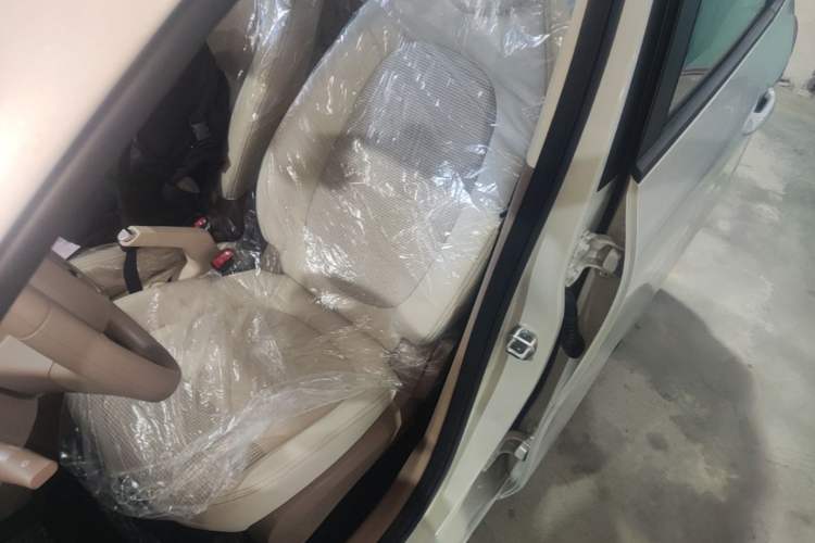 Used Wuling Hongguang MINIEV 2025 Four-Door Version Advanced Edition Left Front Seat