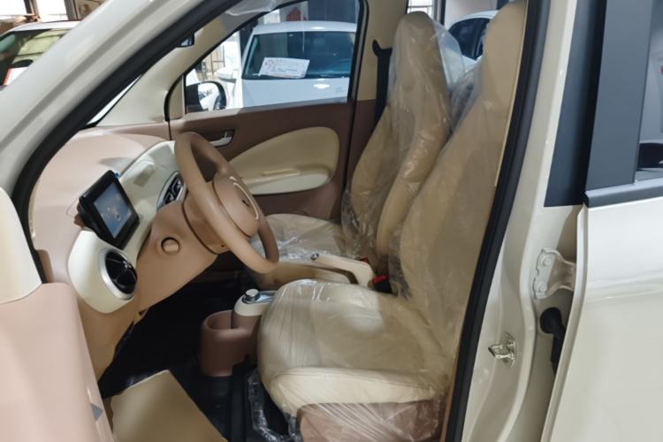 Used Wuling Hongguang MINIEV 2025 Four-Door Version Advanced Edition Left Front Seat