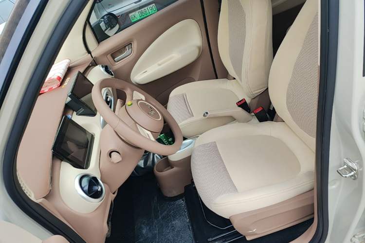 Used Wuling Hongguang MINIEV 2025 Four-Door Version Advanced Edition Left Front Seat