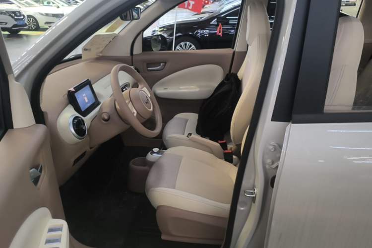 Used Wuling Hongguang MINIEV 2025 Four-Door Version Advanced Edition Left Front Seat