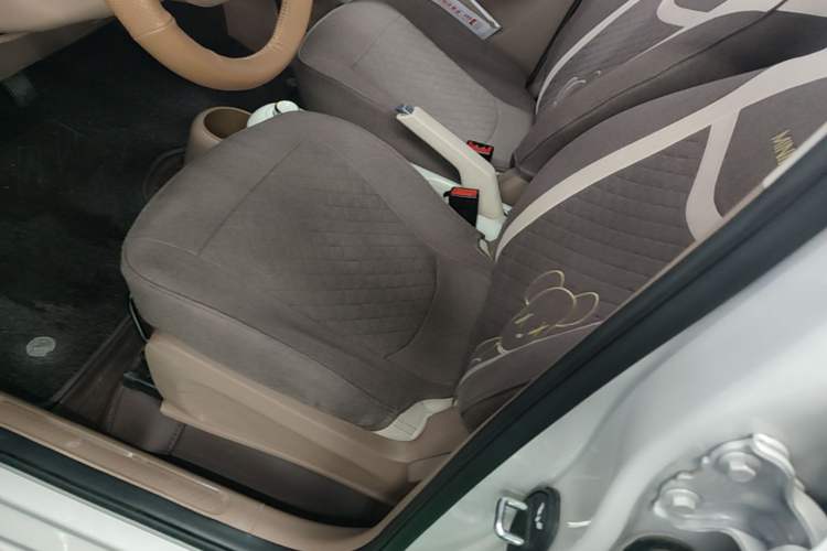 Used Wuling Hongguang MINIEV 2025 Four-Door Version Advanced Edition Left Front Seat