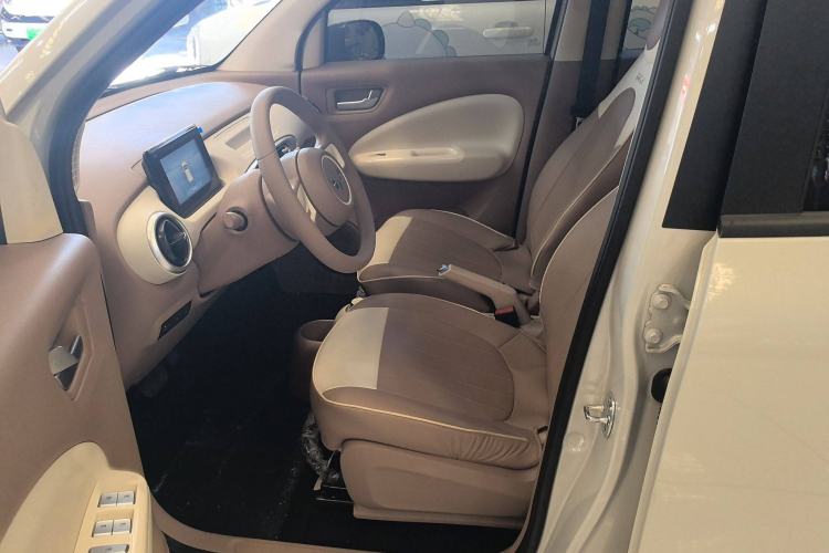 Used Wuling Hongguang MINIEV 2025 Four-Door Version Advanced Edition Left Front Seat