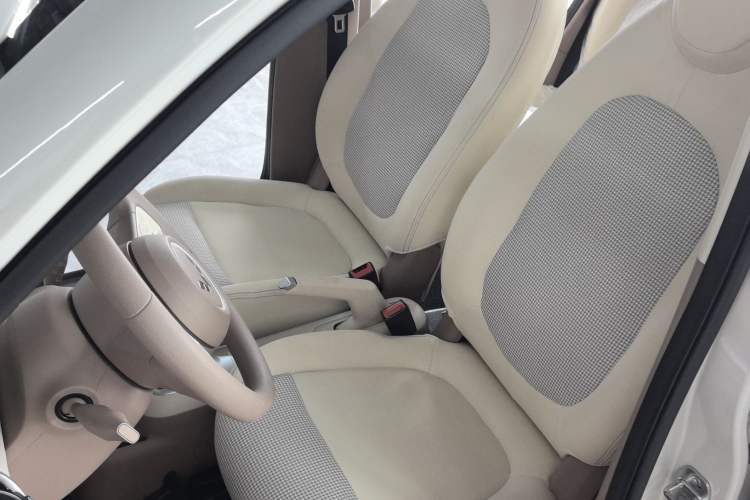 Used Wuling Hongguang MINIEV 2025 Four-Door Version Advanced Edition Left Front Seat
