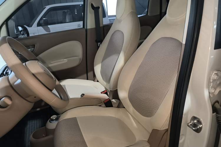 Used Wuling Hongguang MINIEV 2025 Four-Door Version Advanced Edition Left Front Seat