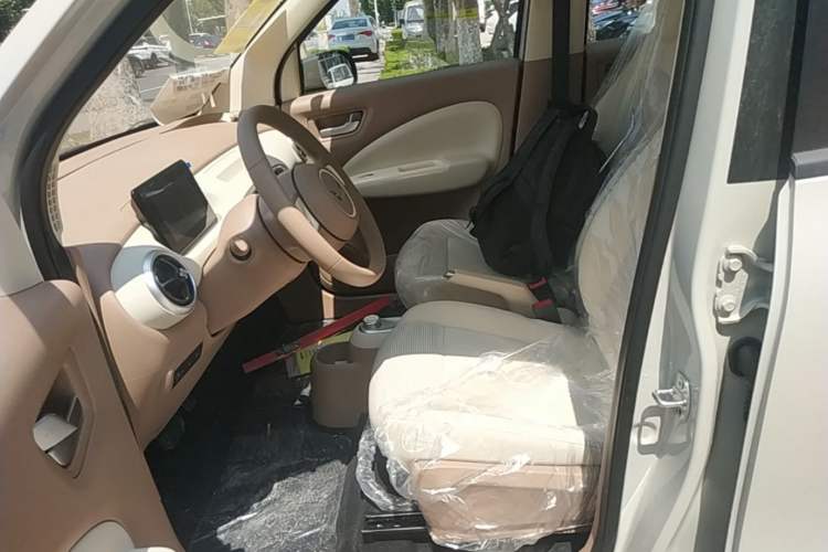 Used Wuling Hongguang MINIEV 2025 Four-Door Version Advanced Edition Left Front Seat
