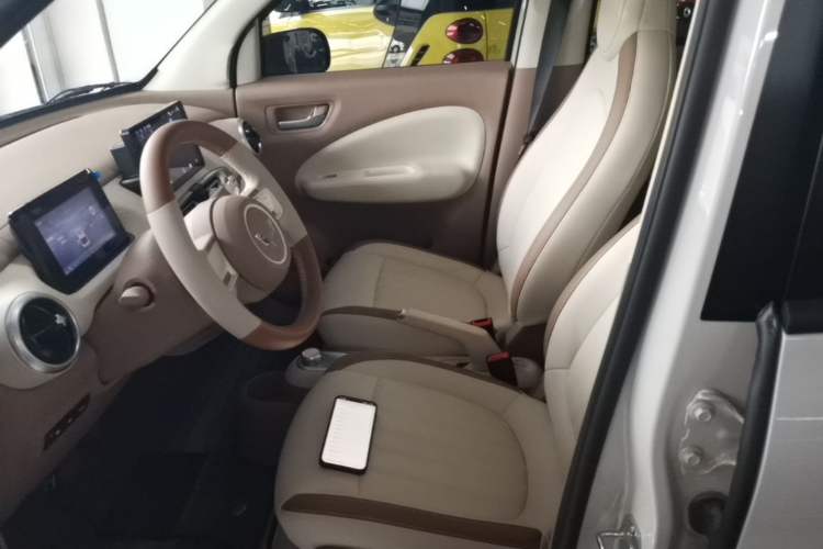 Used Wuling Hongguang MINIEV 2025 Four-Door Version Advanced Edition Left Front Seat