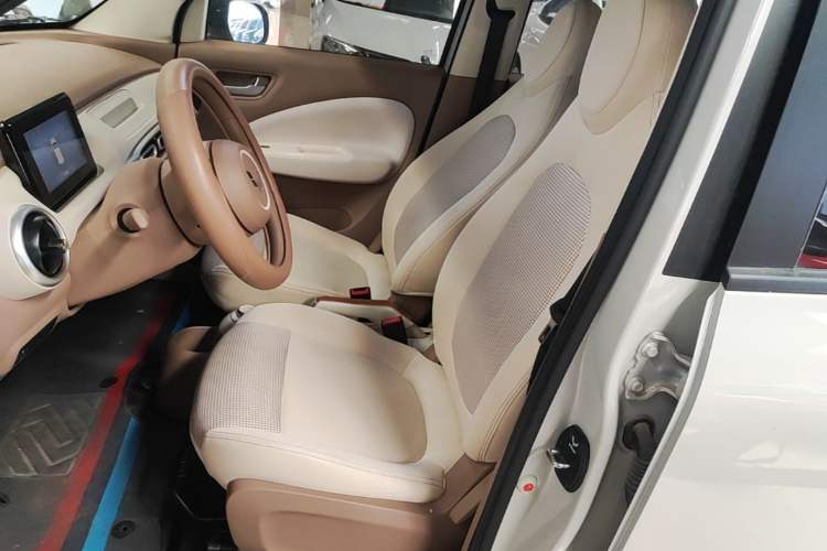 Used Wuling Hongguang MINIEV 2025 Four-Door Version Advanced Edition Left Front Seat
