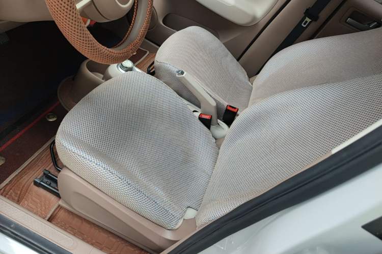 Used Wuling Hongguang MINIEV 2025 Four-Door Version Advanced Edition Left Front Seat