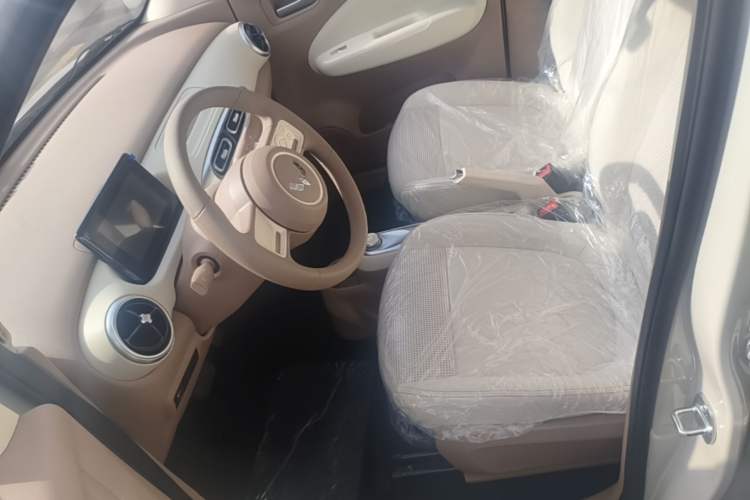 Used Wuling Hongguang MINIEV 2025 Four-Door Version Advanced Edition Left Front Seat
