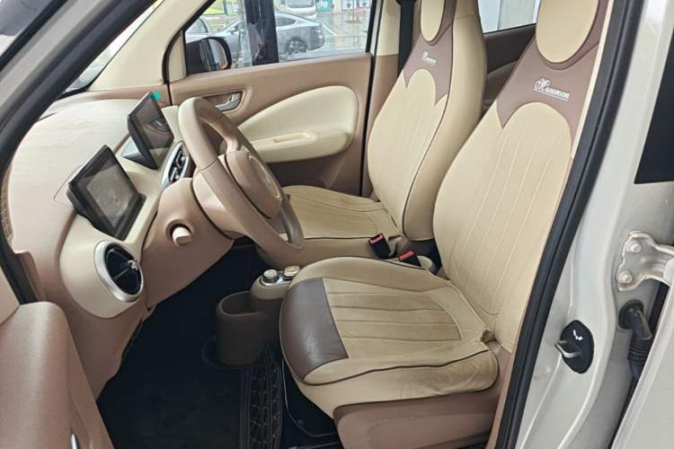 Used Wuling Hongguang MINIEV 2025 Four-Door Version Zhenxiang+ Edition Left Front Seat