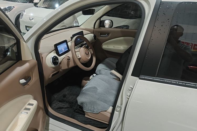 Used Wuling Hongguang MINIEV 2025 Four-Door Version Advanced Edition Left Front Seat