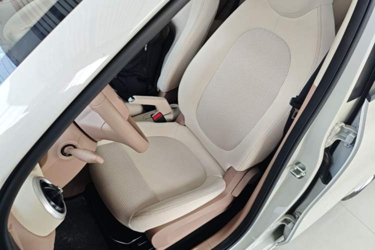 Used Wuling Hongguang MINIEV 2025 Four-Door Version Advanced Edition Left Front Seat