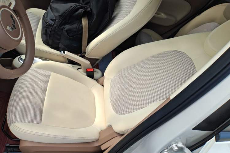 Used Wuling Hongguang MINIEV 2025 Four-Door Version Advanced Edition Left Front Seat