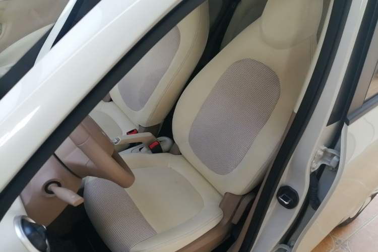 Used Wuling Hongguang MINIEV 2025 Four-Door Version Advanced Edition Left Front Seat