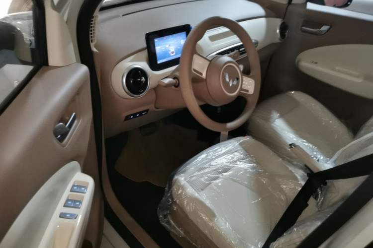 Used Wuling Hongguang MINIEV 2025 Four-Door Version Advanced Edition Left Front Seat