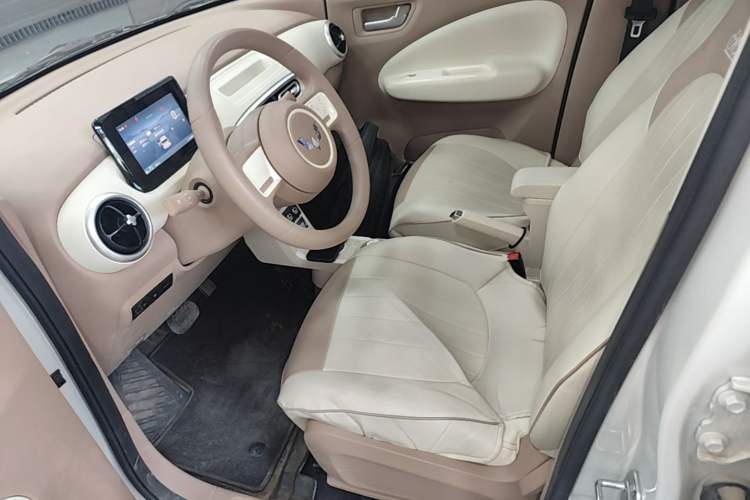Used Wuling Hongguang MINIEV 2025 Four-Door Version Advanced Edition Left Front Seat