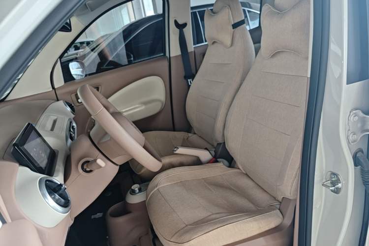 Used Wuling Hongguang MINIEV 2025 Four-Door Version Advanced Edition Left Front Seat