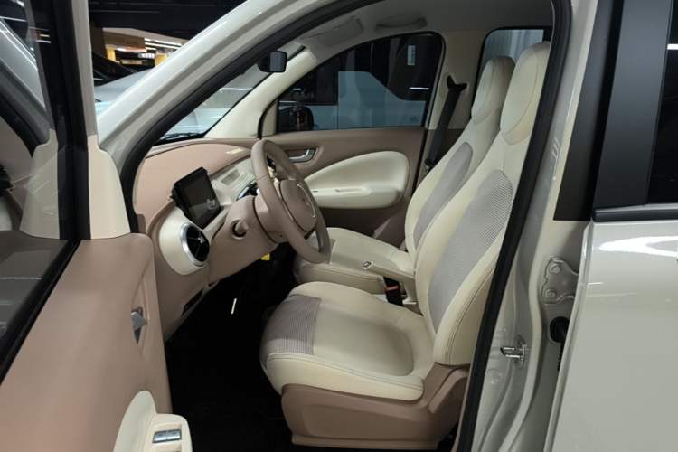 Used Wuling Hongguang MINIEV 2025 Four-Door Version Advanced Edition Left Front Seat