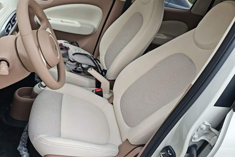 Used Wuling Hongguang MINIEV 2025 Four-Door Version Advanced Edition Left Front Seat