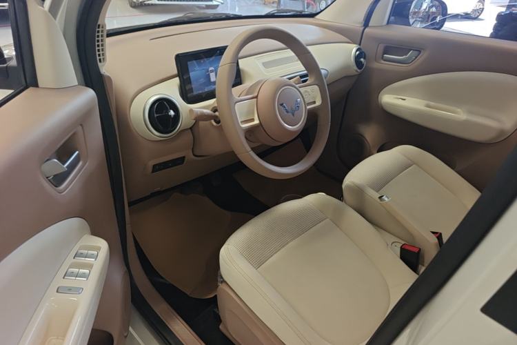 Used Wuling Hongguang MINIEV 2025 Four-Door Version Advanced Edition Left Front Seat