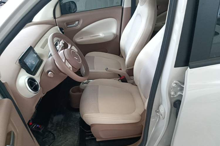 Used Wuling Hongguang MINIEV 2025 Four-Door Version Advanced Edition Left Front Seat