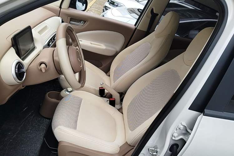 Used Wuling Hongguang MINIEV 2025 Four-Door Version Premium Edition Left Front Seat