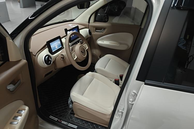 Used Wuling Hongguang MINIEV 2025 Four-Door Version Zhenxiang+ Edition Left Front Seat