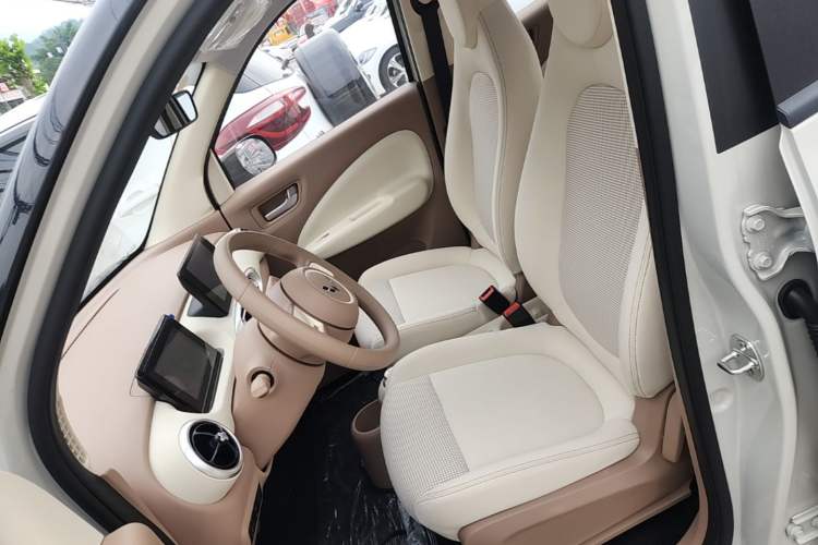 Used Wuling Hongguang MINIEV 2025 Four-Door Version Zhenxiang+ Edition Left Front Seat
