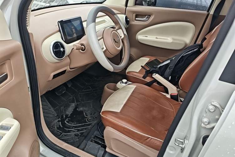 Used Wuling Hongguang MINIEV 2025 Four-Door Version Advanced Edition Left Front Seat