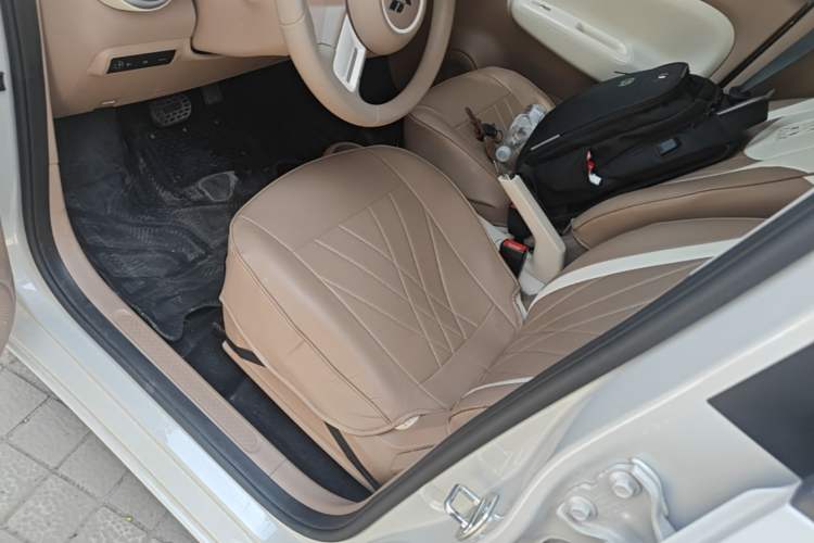Used Wuling Hongguang MINIEV 2025 Four-Door Version Advanced Edition Left Front Seat