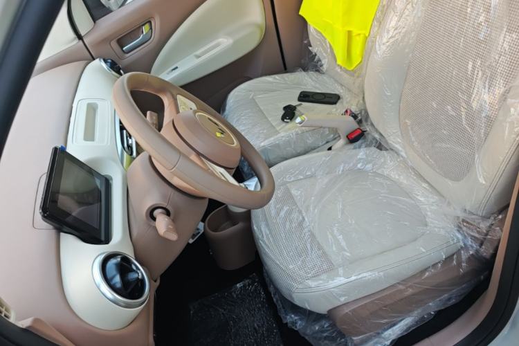 Used Wuling Hongguang MINIEV 2025 Four-Door Version Advanced Edition Left Front Seat
