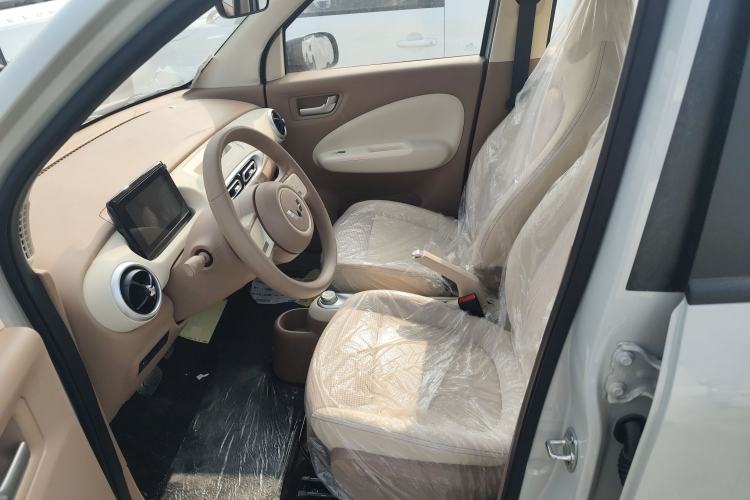 Used Wuling Hongguang MINIEV 2025 Four-Door Version Advanced Edition Left Front Seat