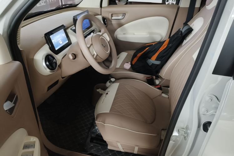 Used Wuling Hongguang MINIEV 2025 Four-Door Version Premium Edition Left Front Seat