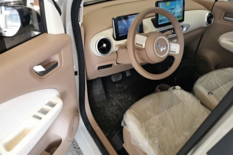 Used Wuling Hongguang MINIEV 2025 Four-Door Version Advanced Edition Left Front Seat