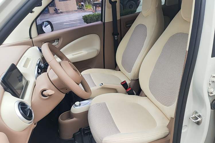 Used Wuling Hongguang MINIEV 2025 Four-Door Version Advanced Edition Left Front Seat