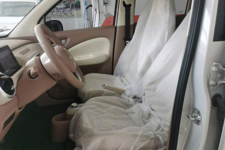 Used Wuling Hongguang MINIEV 2025 Four-Door Version Advanced Edition Left Front Seat