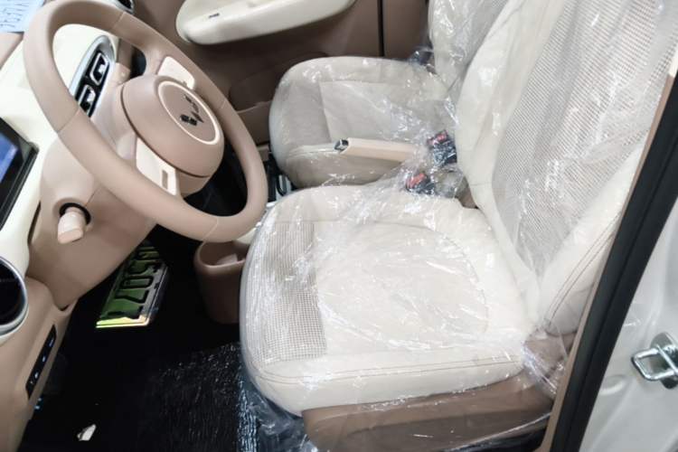 Used Wuling Hongguang MINIEV 2025 Four-Door Version Advanced Edition Left Front Seat