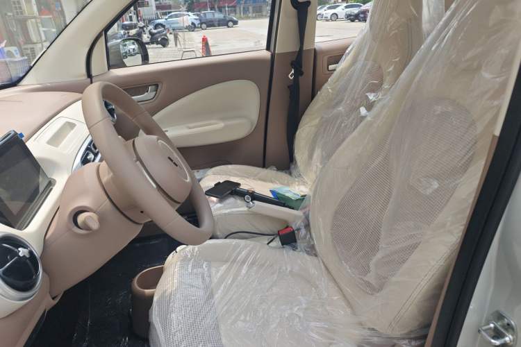 Used Wuling Hongguang MINIEV 2025 Four-Door Version Advanced Edition Left Front Seat