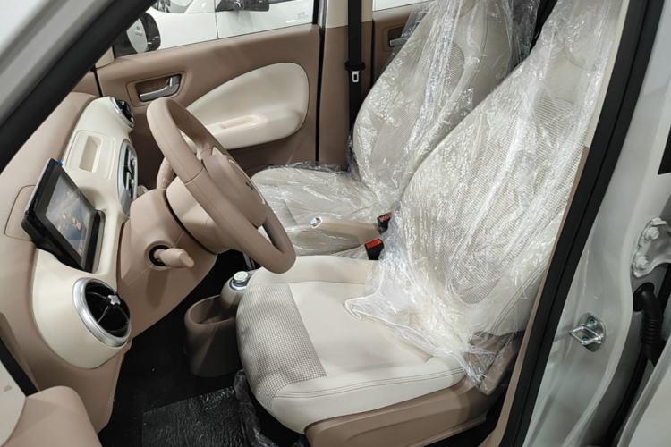 Used Wuling Hongguang MINIEV 2025 Four-Door Version Advanced Edition Left Front Seat