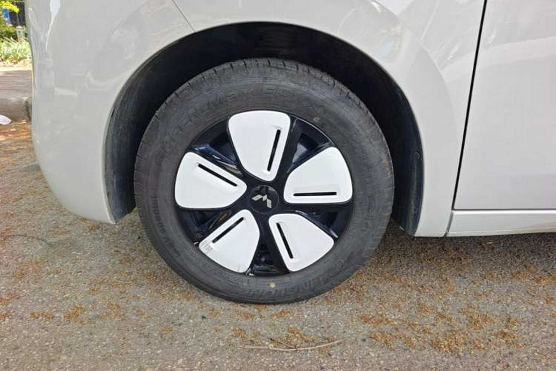 Used Wuling Hongguang MINIEV 2025 Four-Door Version Advanced Edition Left Front Wheel Hub