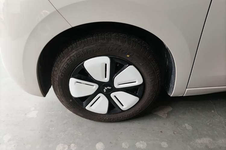 Used Wuling Hongguang MINIEV 2025 Four-Door Version Premium Edition Left Front Wheel Hub