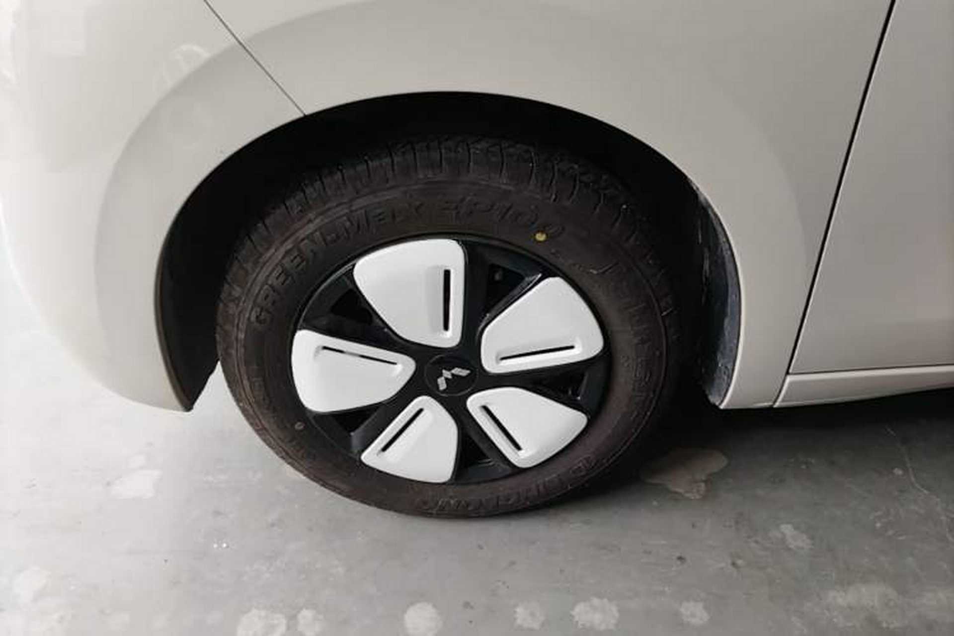 Used Wuling Hongguang MINIEV 2025 Four-Door Version Premium Edition Left Front Wheel Hub