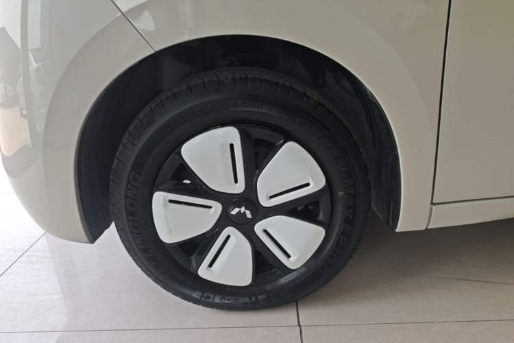 Used Wuling Hongguang MINIEV 2025 Four-Door Version Advanced Edition Left Front Wheel Hub