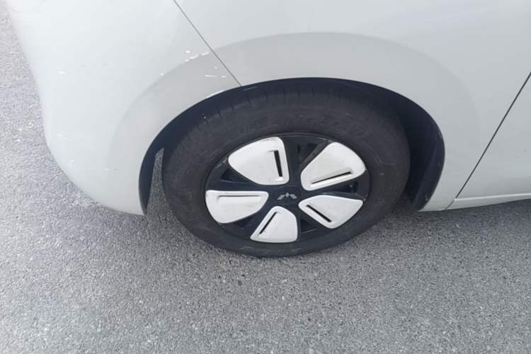 Used Wuling Hongguang MINIEV 2025 Four-Door Version Advanced Edition Left Front Wheel Hub