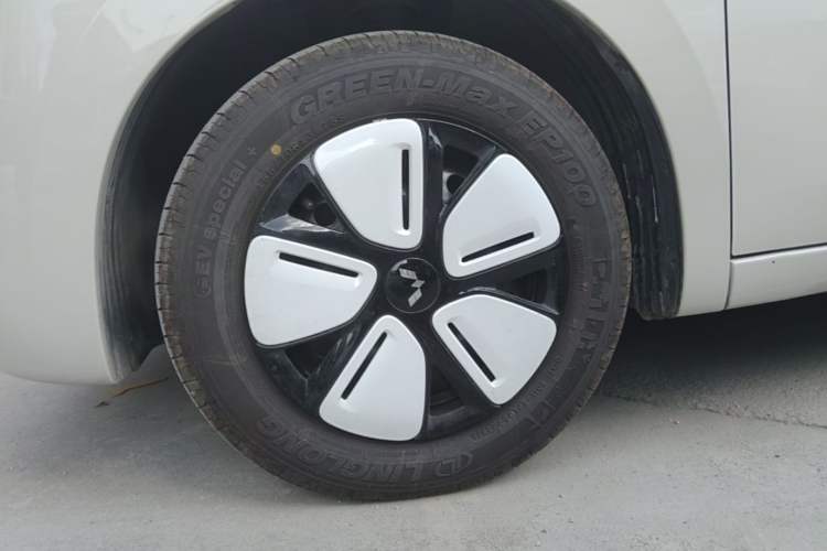 Used Wuling Hongguang MINIEV 2025 Four-Door Version Advanced Edition Left Front Wheel Hub