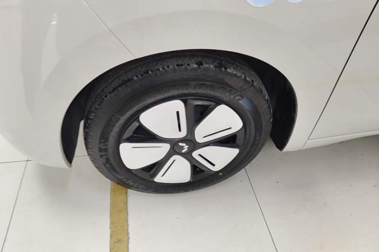 Used Wuling Hongguang MINIEV 2025 Four-Door Version Advanced Edition Left Front Wheel Hub